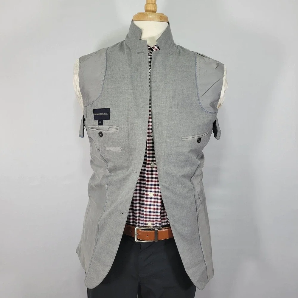 Banana Republic Men's Sport Coat Blazer Two Button Gray Poly Blend Size‎ 40R